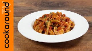 Pasta con calamari e gamberi [upl. by Merell709]