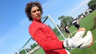 Guillermo Ochoa realizó su primer entrenamiento como malaguista [upl. by Nehgem]