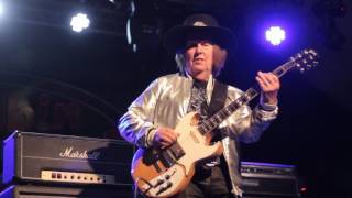 Dave Hill from Slade Explains and Plays Chords of Merry Xmas Everybody [upl. by Muir823]