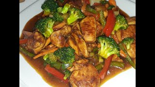 Pollo Salteado con Vegetales [upl. by Leanora]