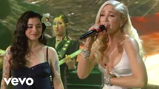 Gwen Stefani  Feliz Navidad Live On Jimmy Kimmel Live2018 ft Mon Laferte [upl. by Nwahsauq]