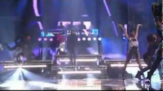 Usher  DJ Got Us Fallin In Love Again Live American Music Awards [upl. by Zane]