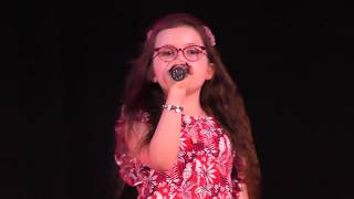 Lara Fabian  Je suis malade  Emma  The Voice Kids France 2018  Blind Audition [upl. by Jeconiah344]