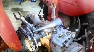 Massey Ferguson 165 non multipower lift pump 5 [upl. by Heshum]