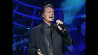 Spanish Eyes cc Lyrics  Engelbert Humperdinck Live 2000 See Description for Discernment [upl. by Darmit]