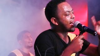 Dibekulu  Ayenema Wedajish live at H2o New Ethiopian Music Official HD Music Video [upl. by Brock416]